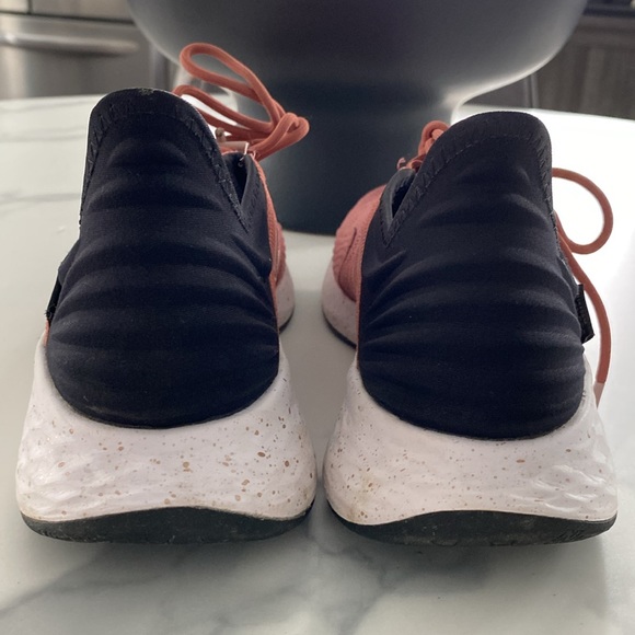 EUC Womens side 8.5 new Balance sneakers - Picture 13 of 16